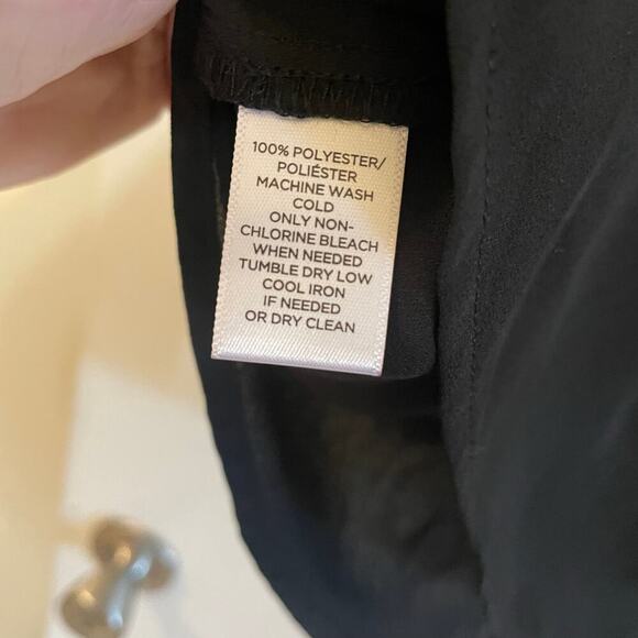 NWT LOFT Black Sleeveless Peephole Flowy Top, Size XL - Picture 4 of 11